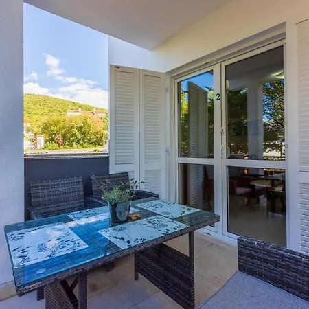 Apartment Pera Selce